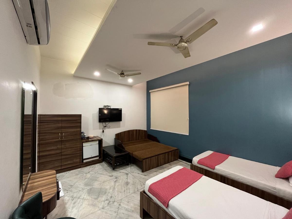 Hotel Moti Palace Агра Экстерьер фото