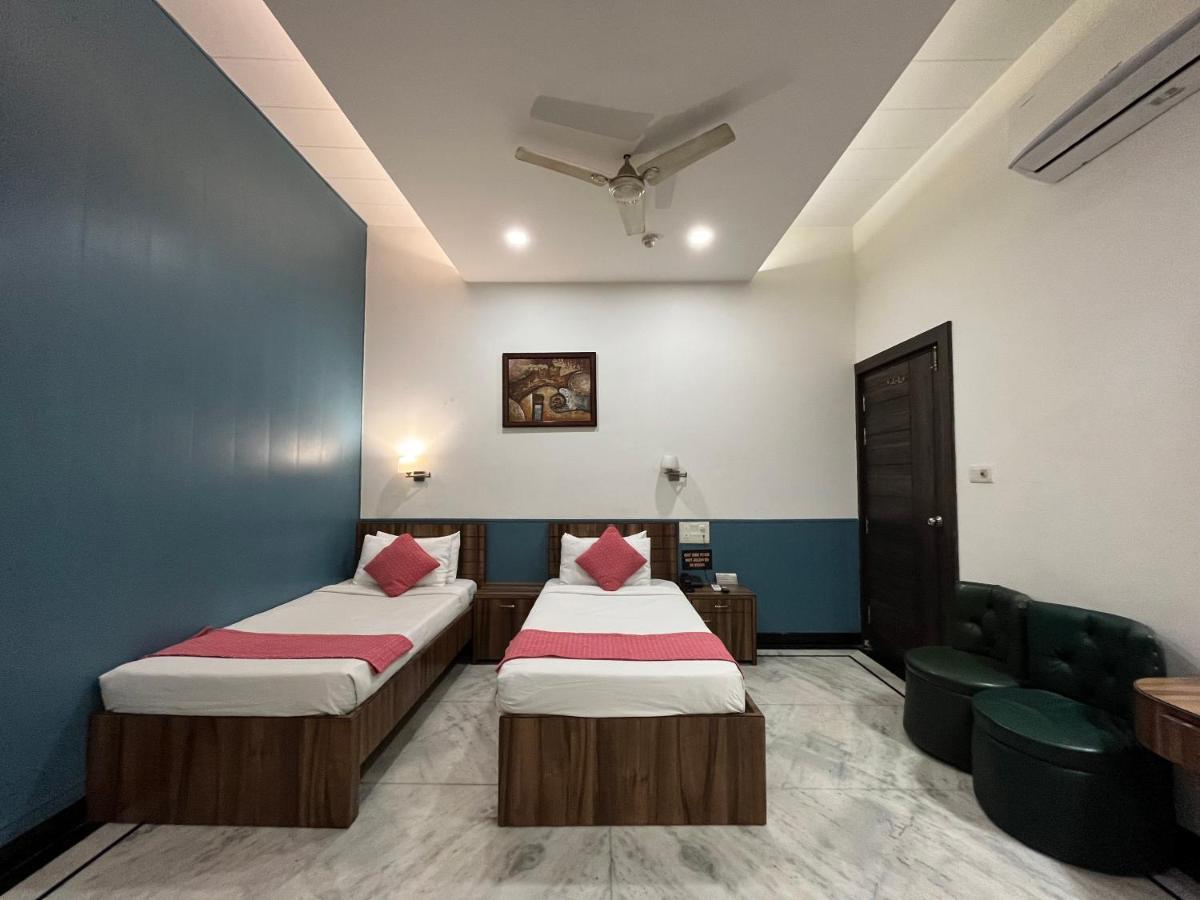 Hotel Moti Palace Агра Экстерьер фото
