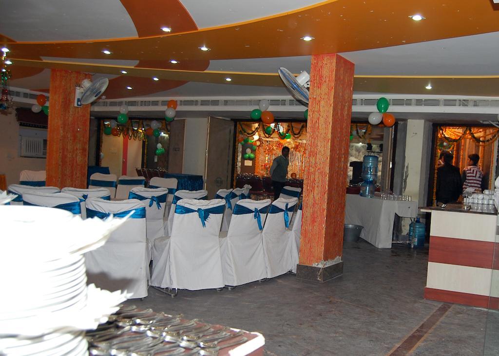 Hotel Moti Palace Агра Экстерьер фото