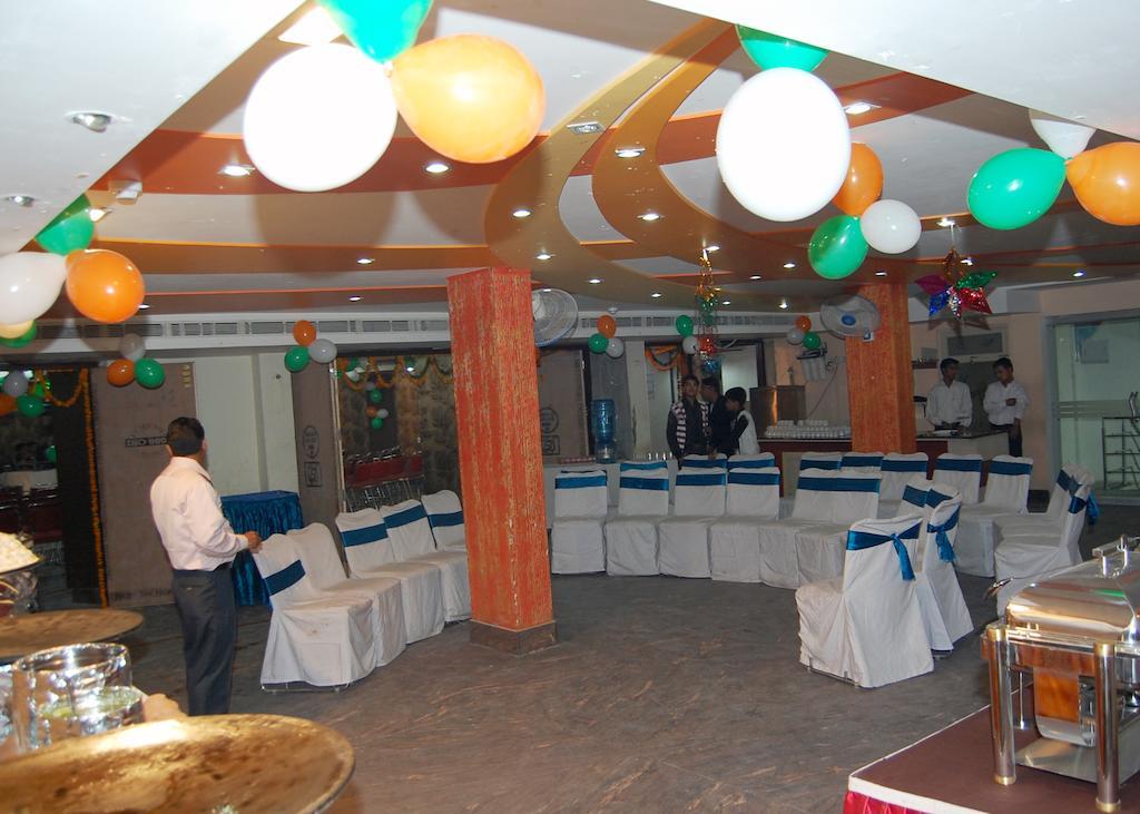 Hotel Moti Palace Агра Экстерьер фото