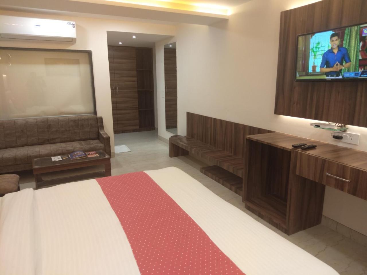 Hotel Moti Palace Агра Экстерьер фото