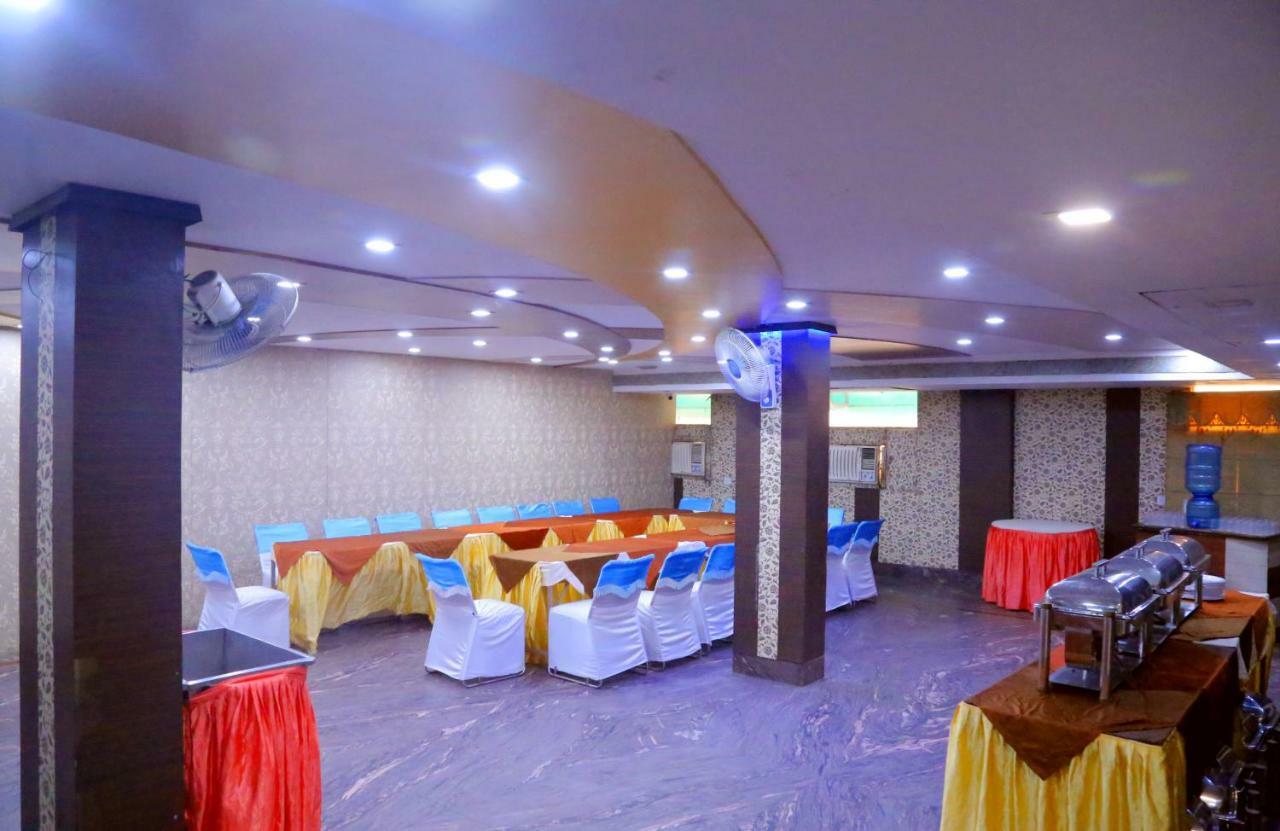 Hotel Moti Palace Агра Экстерьер фото