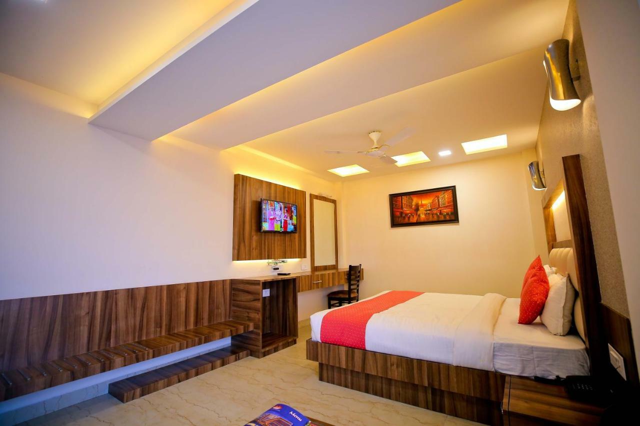 Hotel Moti Palace Агра Экстерьер фото